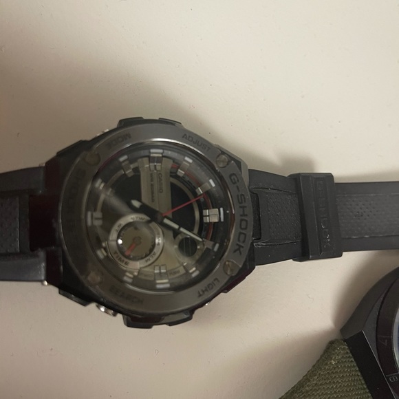 Men’s watches. GShock and Diesel. Needs batteries. - Picture 5 of 8